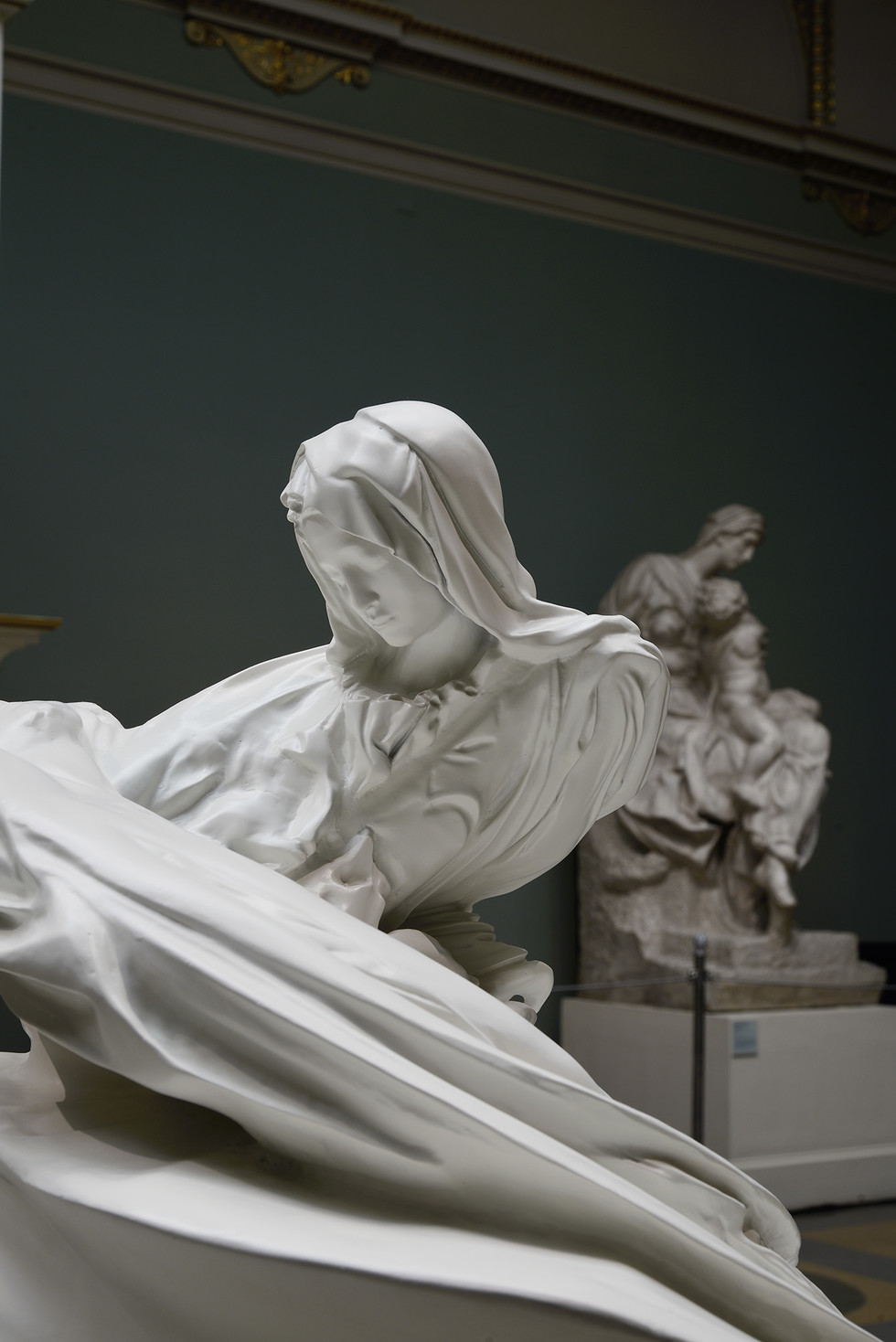 Pieta Twisted • wimdelvoye.be
